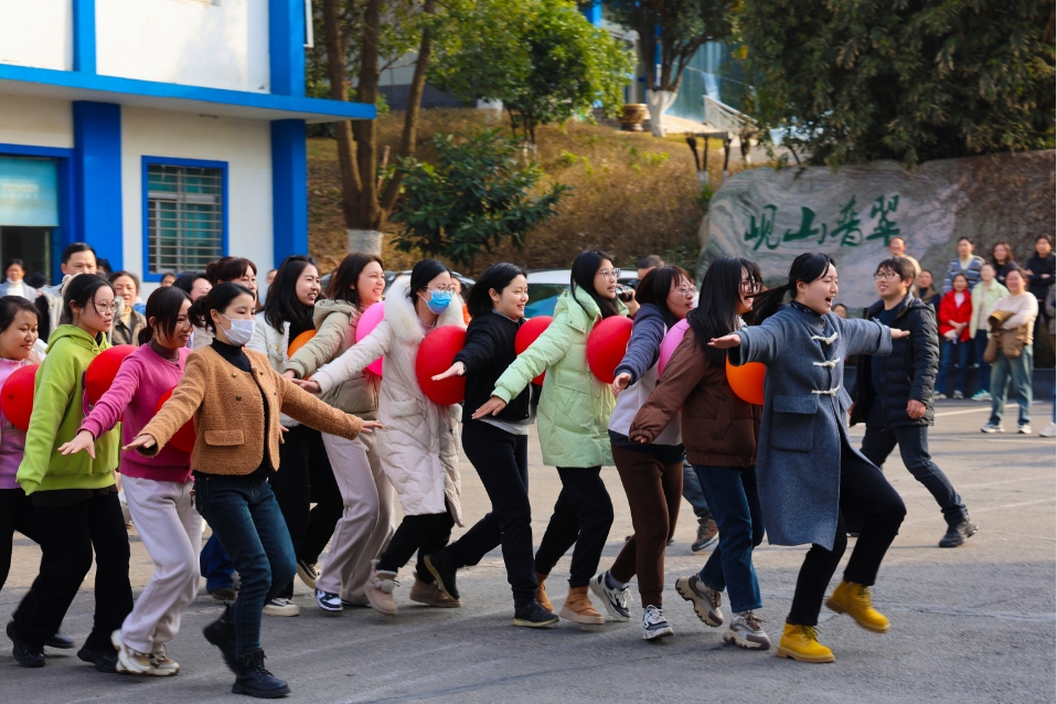 三八節，婦女們節日快樂
